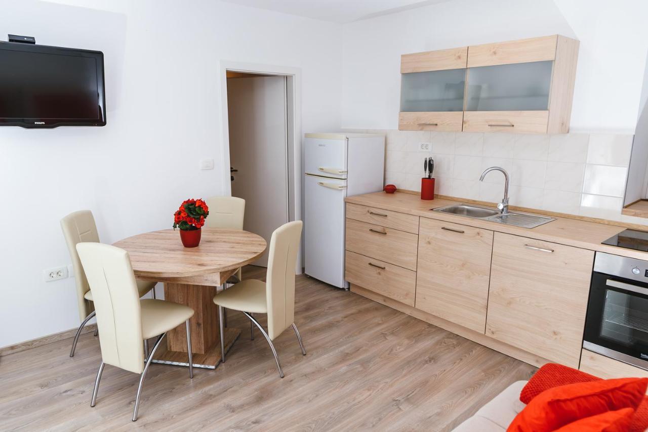 Apartma Nika Hrvatini ภายนอก รูปภาพ